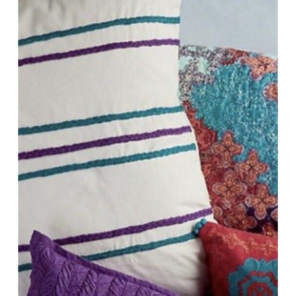 NEW 2 ANTHOLOGY MINKA EURO SHAMS 26 X 26 PILLOW COVERS WHITE
